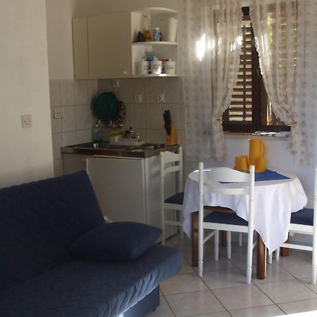 Apartments Marina Supetar Buitenkant foto