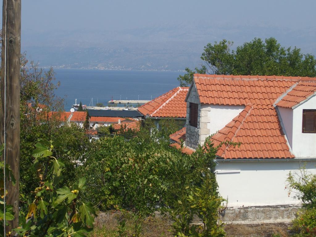 Apartments Marina Supetar Buitenkant foto
